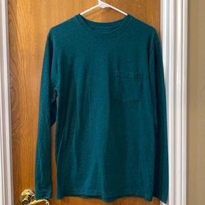 Men’s long sleeve shirt with pocket